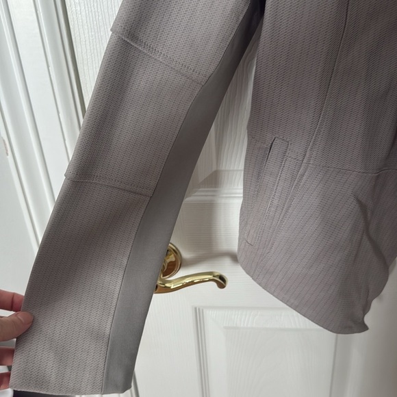 G.I.L.I. Gray leather Blazer Asymmetrical size 4 - Picture 3 of 5